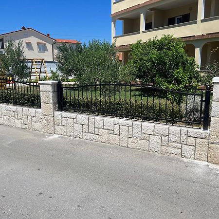 Apartments Piculjan Lopar Bagian luar foto