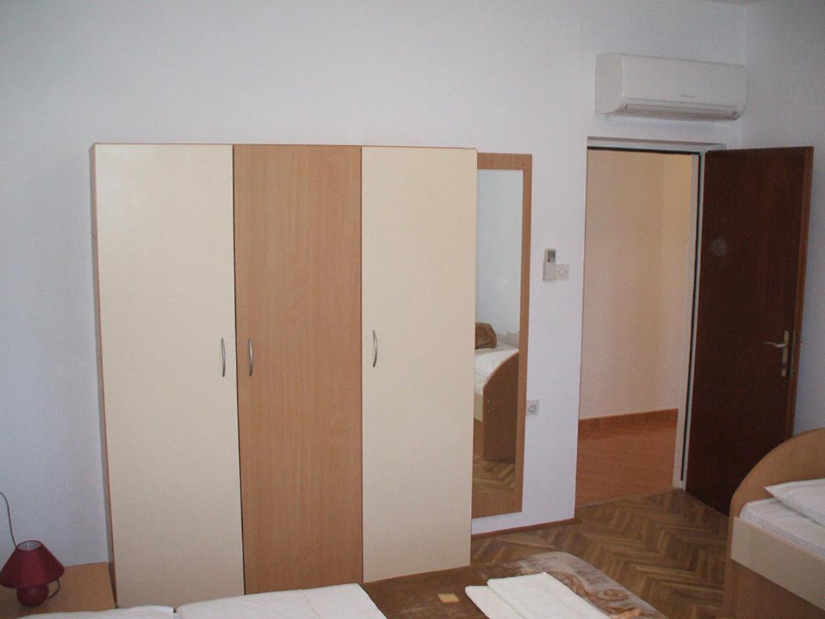 Apartments Piculjan Lopar Bagian luar foto