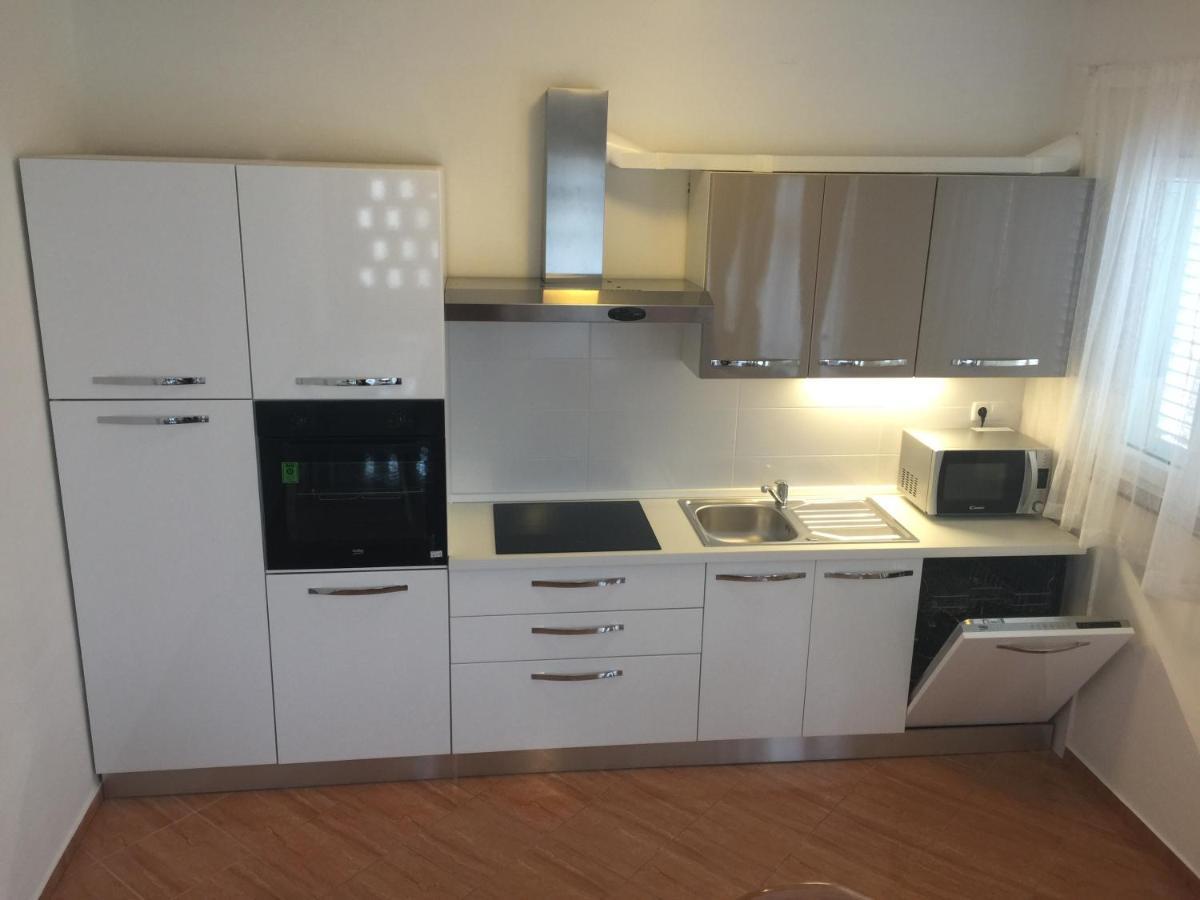 Apartments Piculjan Lopar Bagian luar foto