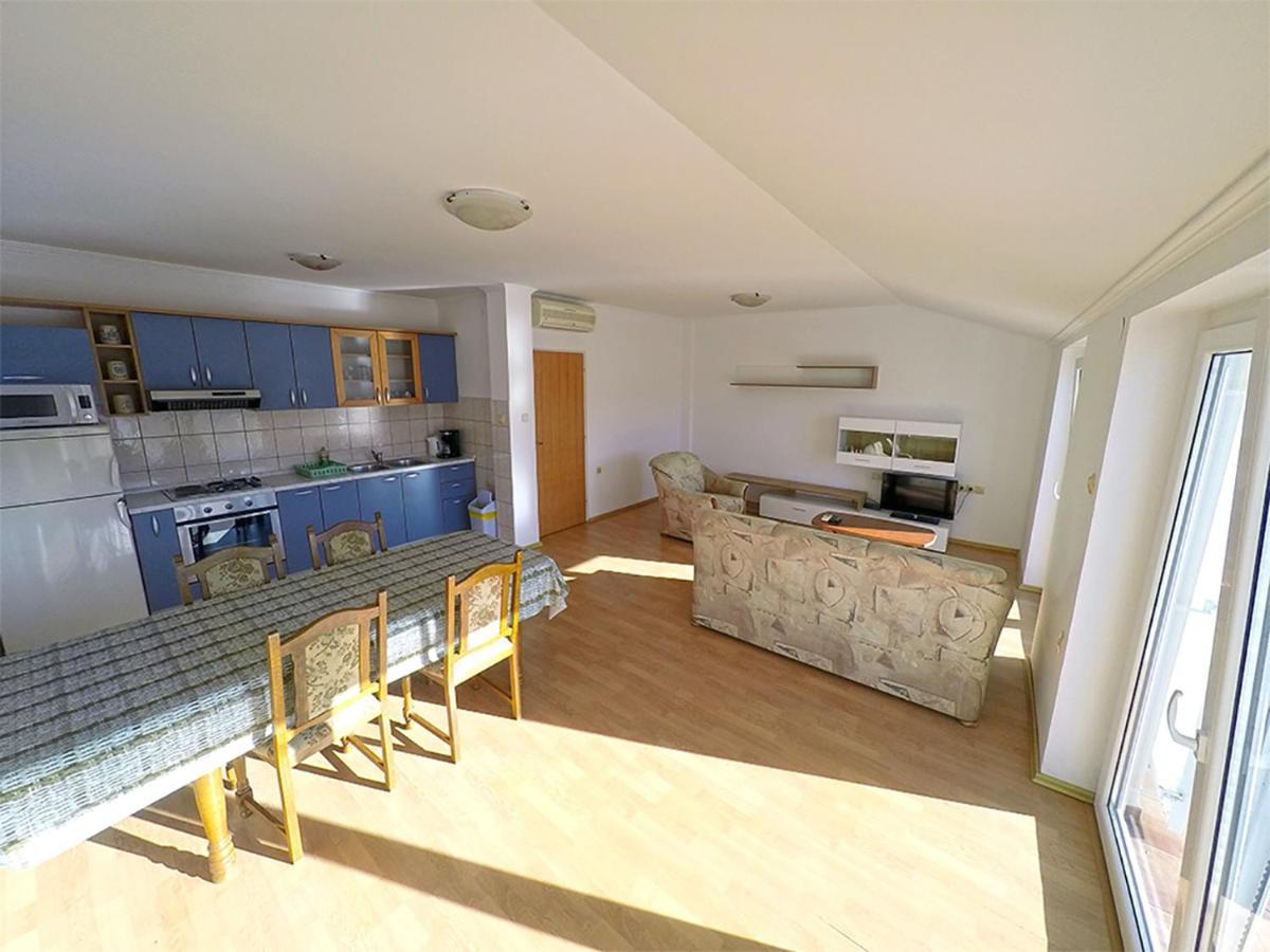 Apartments Piculjan Lopar Bagian luar foto