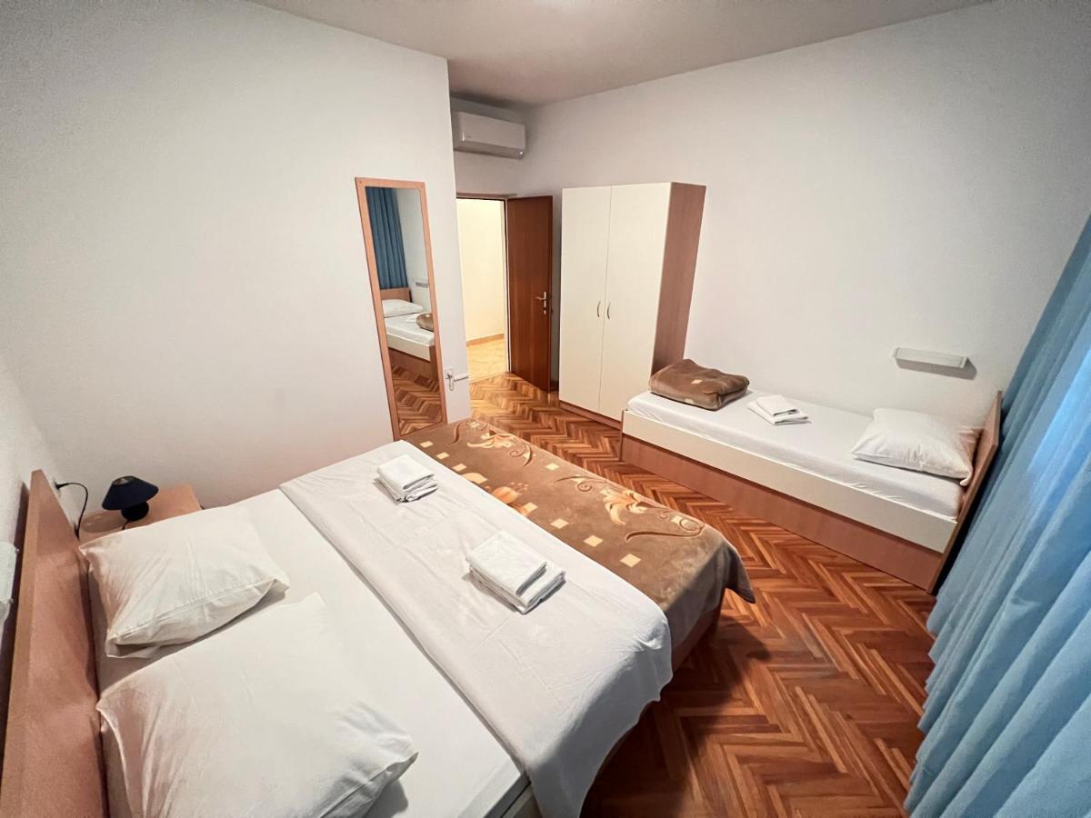 Apartments Piculjan Lopar Bagian luar foto