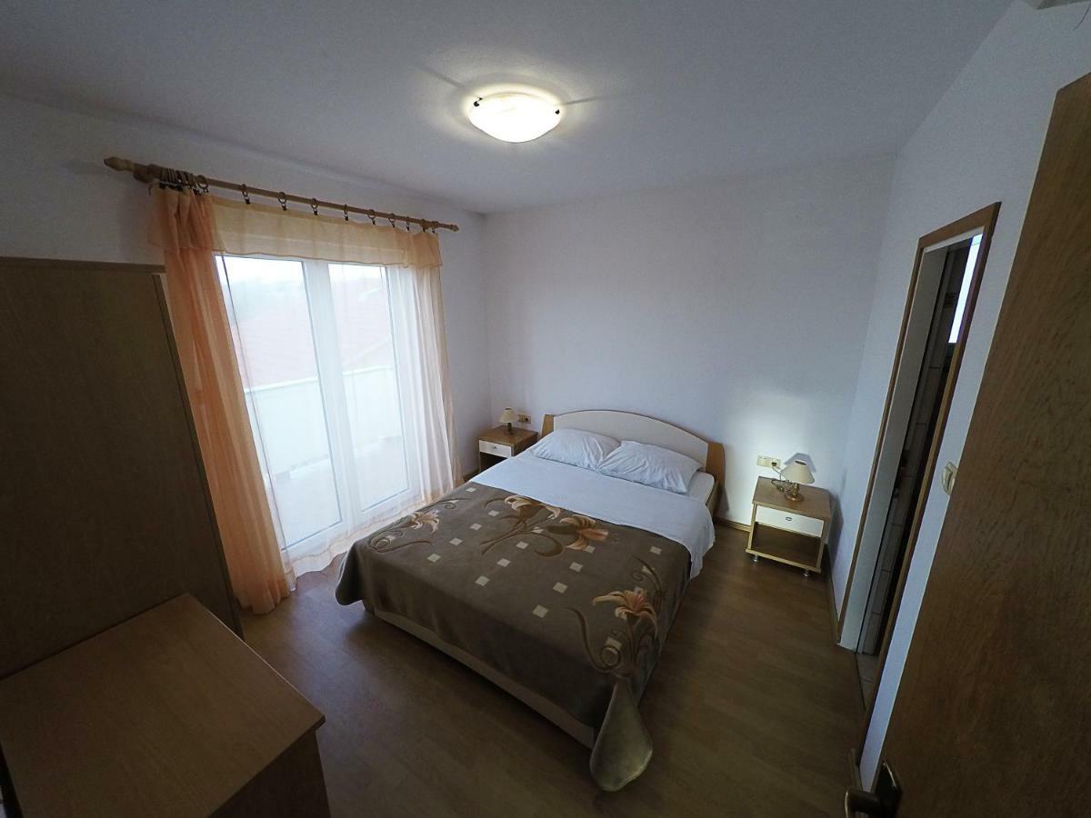 Apartments Piculjan Lopar Bagian luar foto