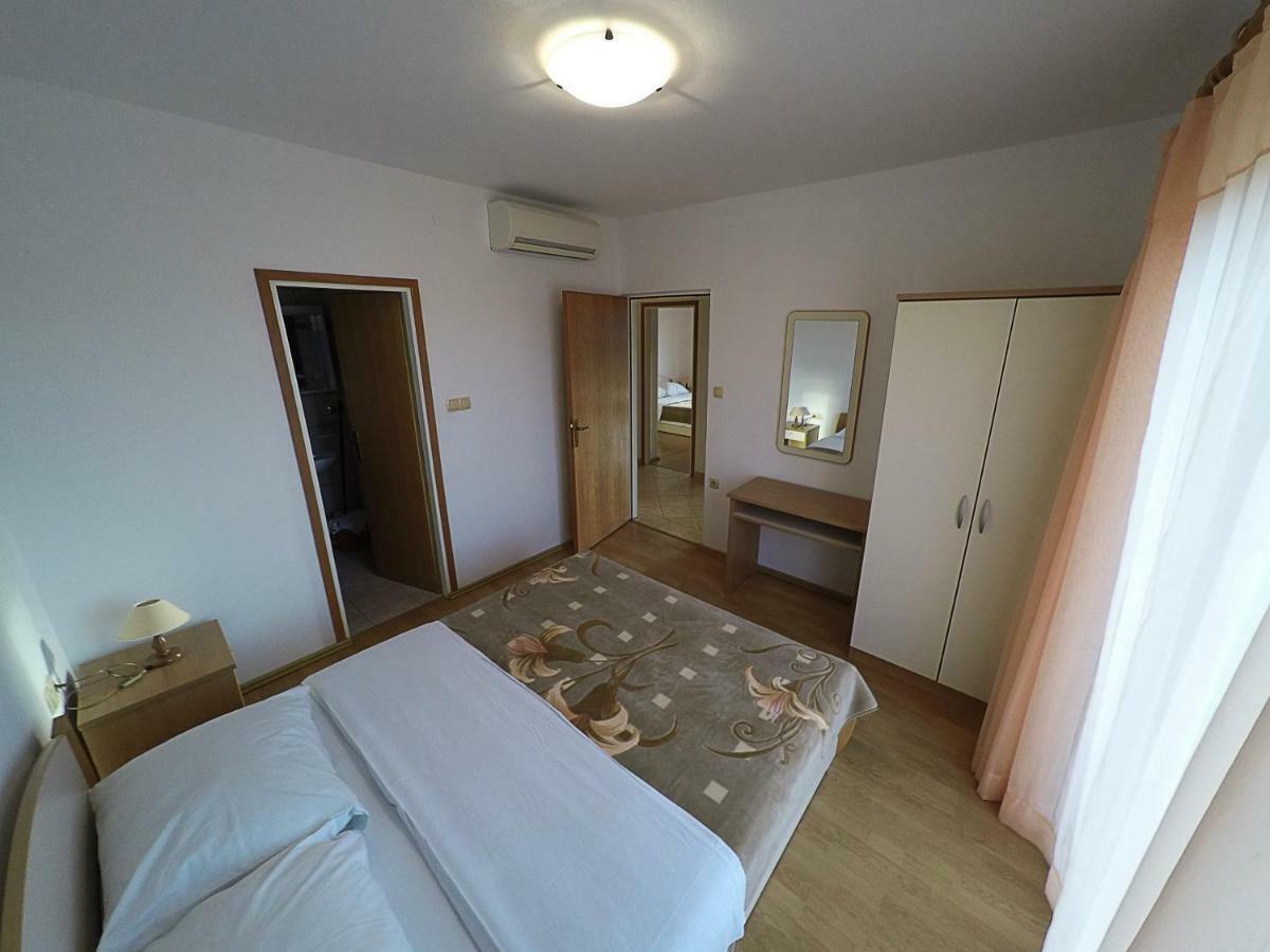 Apartments Piculjan Lopar Bagian luar foto