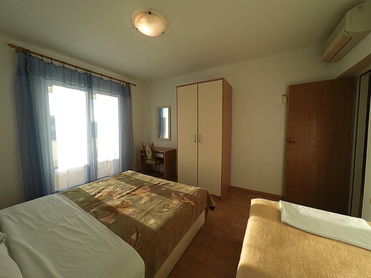 Apartments Piculjan Lopar Bagian luar foto