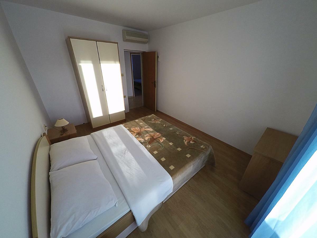 Apartments Piculjan Lopar Bagian luar foto