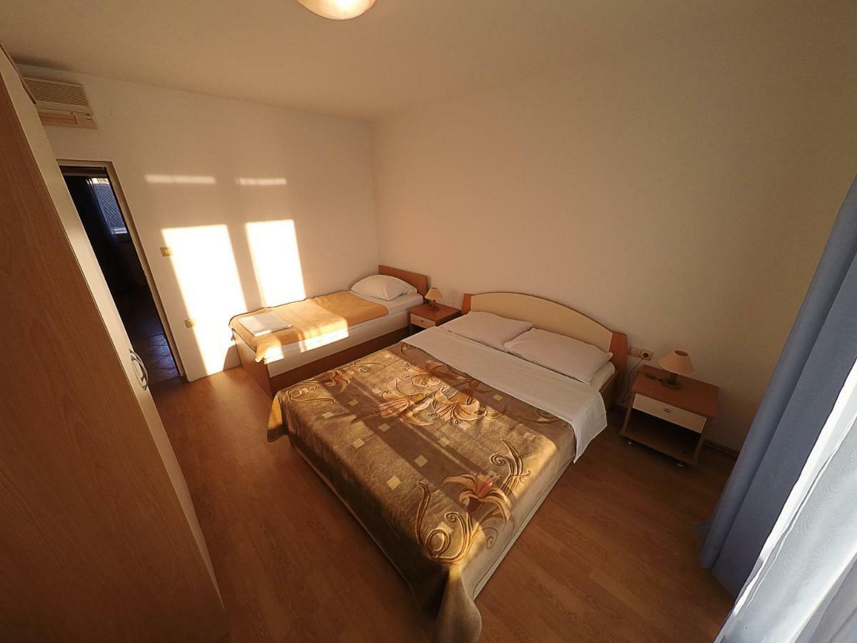 Apartments Piculjan Lopar Bagian luar foto