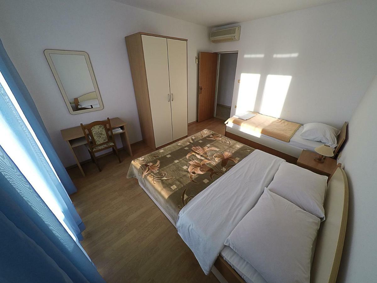 Apartments Piculjan Lopar Bagian luar foto